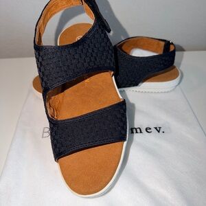 bernie mev. Black Slip-On Sneakers with White Soles